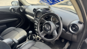 2014 MINI Countryman 1.6 Cooper All4 Countryman Grey 5dr Part Leather+cruise+7 Stamps in Grey — image 5