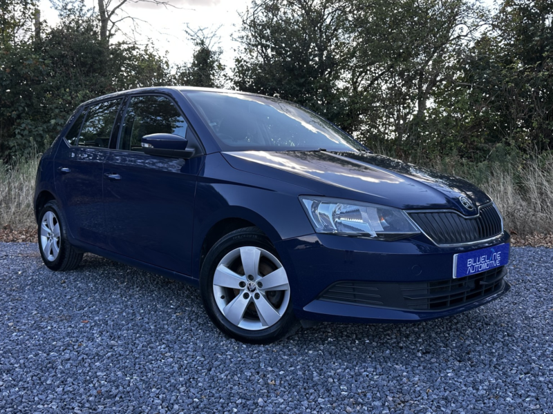 2015 Skoda Fabia 1.2 Tsi Se in Blue — image 1