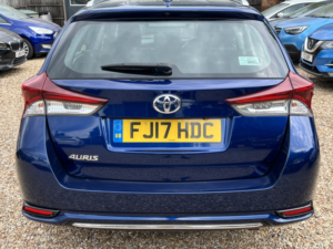 2017 Toyota Auris 1.6 D-4d Business Edition in Blue — image 4