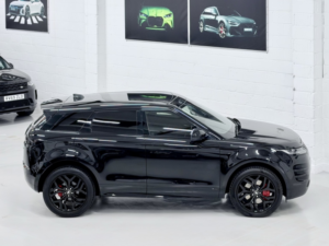 2019 Land Rover Range Rover Evoque 2.0 D180 R-Dynamic Se in Black — image 5