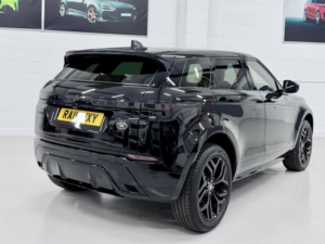 2019 Land Rover Range Rover Evoque 2.0 D180 R-Dynamic Se in Black — image 6