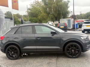 2021 Volkswagen T-Roc 1.5 T-Roc Black Edition Tsi Evo Semi-Auto 5dr in Grey — image 4