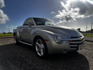 2004 Chevrolet Ssr 5.3 V8 Convertible Pickup in Silver — image 2