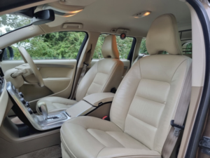 2011 Volvo Xc70 2.0 D3 Se Lux Estate 5dr Diesel Geartronic Euro 5 (163 Ps) in Bronze — image 2