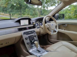 2011 Volvo Xc70 2.0 D3 Se Lux Estate 5dr Diesel Geartronic Euro 5 (163 Ps) in Bronze — image 3