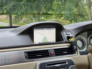 2011 Volvo Xc70 2.0 D3 Se Lux Estate 5dr Diesel Geartronic Euro 5 (163 Ps) in Bronze — image 6