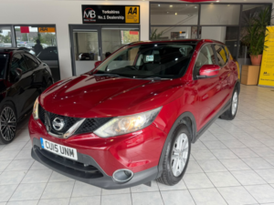 2015 Nissan Qashqai 1.5 Dci Acenta Premium in Red — image 5