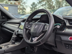 2017 Honda Civic 1.0 Vtec Turbo Ex CVT Euro 6 (s/s) 5dr in Silver — image 2