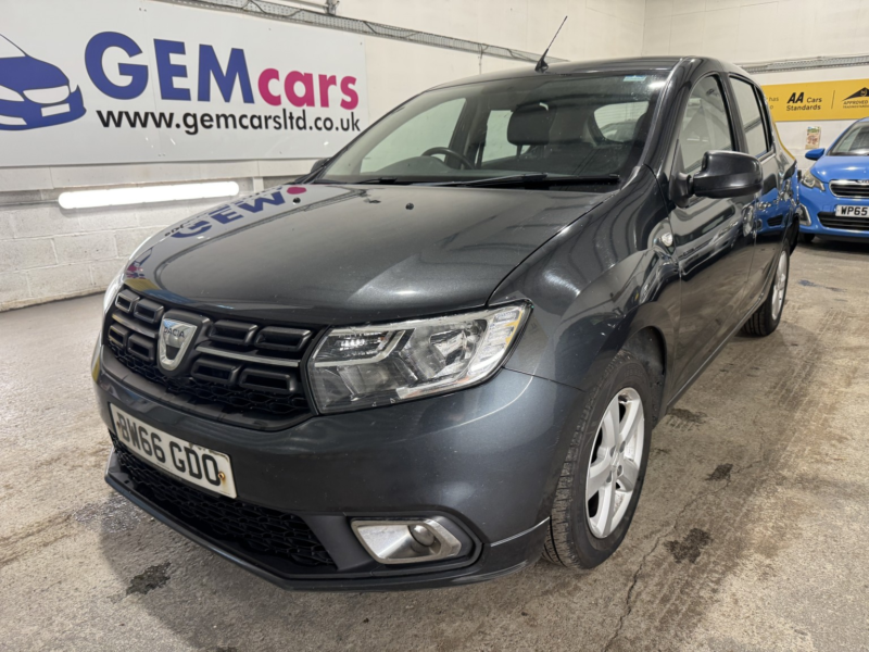 2016 Dacia Sandero 1.5 Laureate Dci 90 in Grey — image 1