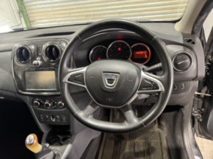 2016 Dacia Sandero 1.5 Laureate Dci 90 in Grey — image 2