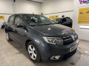 2016 Dacia Sandero 1.5 Laureate Dci 90 in Grey — image 4