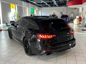 2020 Audi Rs4 Avant 2.9 Tfsi V6 Carbon Black(hpi Clear). in Black — image 6