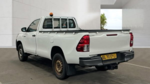 2020 Toyota Hilux 2.4 D-4d Active Narrow Body Pickup 2dr Diesel Manual 4WD Euro 6 (150 Ps) in White — image 2