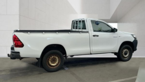 2020 Toyota Hilux 2.4 D-4d Active Narrow Body Pickup 2dr Diesel Manual 4WD Euro 6 (150 Ps) in White — image 5
