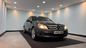 2010 Mercedes-Benz C Class 1.8 C180 Blueefficiency Executive Se Auto Euro 5 4dr in Grey — image 2