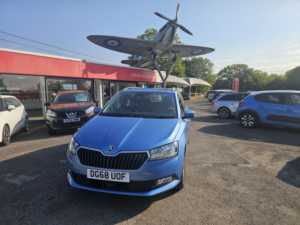 2018 Skoda Fabia 1.0 Tsi Se in Blue — image 4