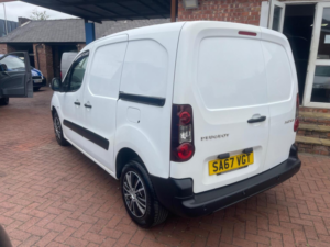 2017 Peugeot Partner 1.6 Bluehdi 854 Professional L1 5dr in White — image 3