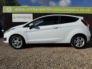 2015 Ford Fiesta 1.3 Zetec in White — image 3