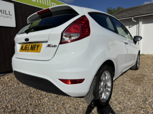 2015 Ford Fiesta 1.3 Zetec in White — image 6