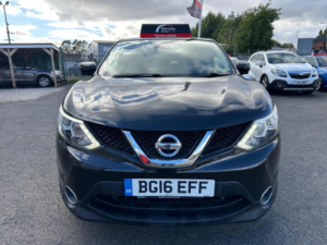 2016 Nissan Qashqai 1.5 Dci N-Connecta 2WD Euro 6 (s/s) 5dr in Black — image 2