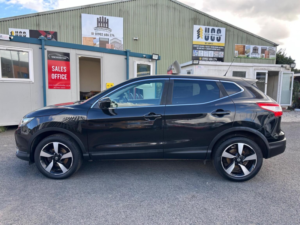 2016 Nissan Qashqai 1.5 Dci N-Connecta 2WD Euro 6 (s/s) 5dr in Black — image 5
