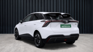 2023 MG Mg4 64kwh Trophy Long Range Hatchback 5dr Electric Auto (203 Ps) in White — image 4