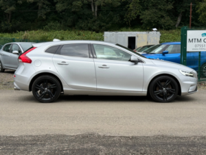 2018 Volvo V40 2.0 D4 R-Design Pro Hatchback 5dr Diesel Manual Euro 6 (s/s) (190 Ps) in Silver — image 4
