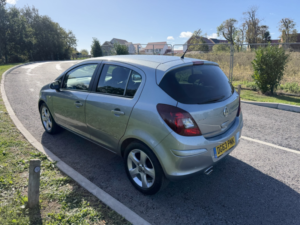 2013 Vauxhall Corsa 1.4 16v Sxi in Silver — image 3
