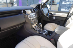 2011 Land Rover Discovery 4 3.0 Sd V6 Landmark Le Commandshift 4WD Euro 5 5dr in Black — image 3