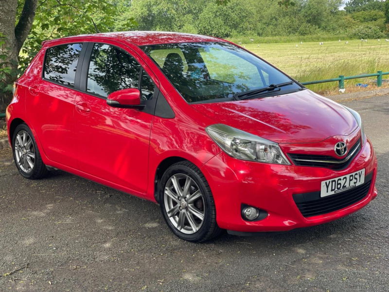 2012 Toyota Yaris 1.33 Dual Vvt-I Sr Euro 5 5dr in Red — image 1