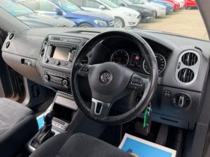 2014 Volkswagen Tiguan 2.0 Tdi Bluemotion Tech Match DSG 4WD Euro 5 (s/s) 5dr in Grey — image 3