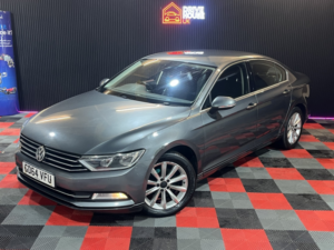 2015 Volkswagen Passat 1.6 Tdi Bluemotion Tech Se in Grey — image 5