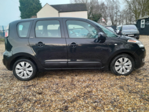 2011 Citroen C3 Picasso 1.6 Hdi Vtr+ in Black — image 4