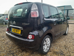 2011 Citroen C3 Picasso 1.6 Hdi Vtr+ in Black — image 6