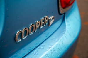 2015 MINI Hatch 1.5 5-Door Hatch Cooper D in Blue — image 5