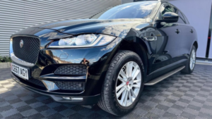 2017 Jaguar F-Pace 2.0 D240 Portfolio Auto AWD Euro 6 (s/s) 5dr in Black — image 5