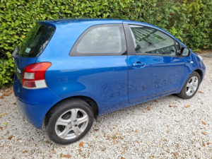 2010 Toyota Yaris 1.0 in Blue — image 3