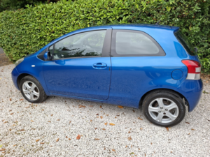 2010 Toyota Yaris 1.0 in Blue — image 4