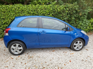 2010 Toyota Yaris 1.0 in Blue — image 5