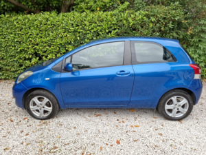 2010 Toyota Yaris 1.0 in Blue — image 6