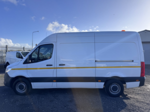 2023 Mercedes-Benz Sprinter 315 Mwb Rwd Van. 7000kgs Gvw. Reverse Cam. 21848 Miles. in White — image 2