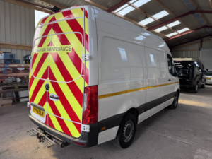 2023 Mercedes-Benz Sprinter 315 Mwb Rwd Van. 7000kgs Gvw. Reverse Cam. 21848 Miles. in White — image 5