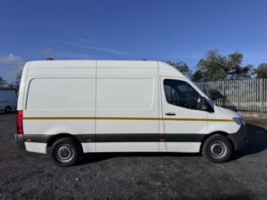 2023 Mercedes-Benz Sprinter 315 Mwb Rwd Van. 7000kgs Gvw. Reverse Cam. 21848 Miles. in White — image 6