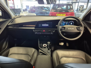 2024 Kia Niro 1.6h Gdi 4 SUV 5dr Petrol Hybrid Dct Euro 6 (s/s) (127 Bhp) in White — image 3