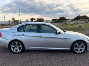 2010 BMW 3 Series 2.0 318d Exclusive Edition in Silver — image 5