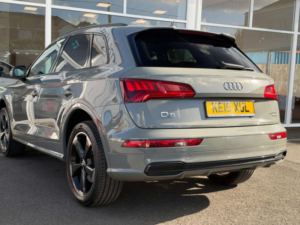 2019 Audi Q5 2.0 Tdi 40 Black Edition S Tronic Quattro Euro 6 (s/s) 5dr in Grey — image 2