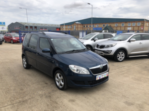 2013 Skoda Roomster 1.6 Tdi Se Plus in Blue — image 2