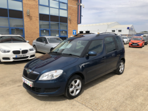 2013 Skoda Roomster 1.6 Tdi Se Plus in Blue — image 4