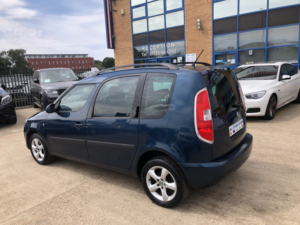 2013 Skoda Roomster 1.6 Tdi Se Plus in Blue — image 6