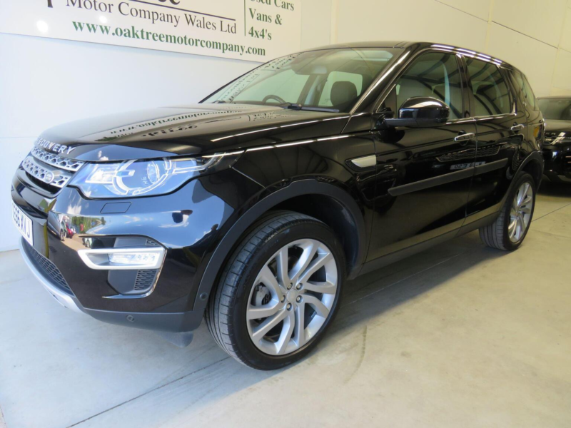 2017 Land Rover Discovery Sport 2.0 Td4 Hse Luxury Auto 4WD Euro 6 (s/s) 5dr in Black — image 1